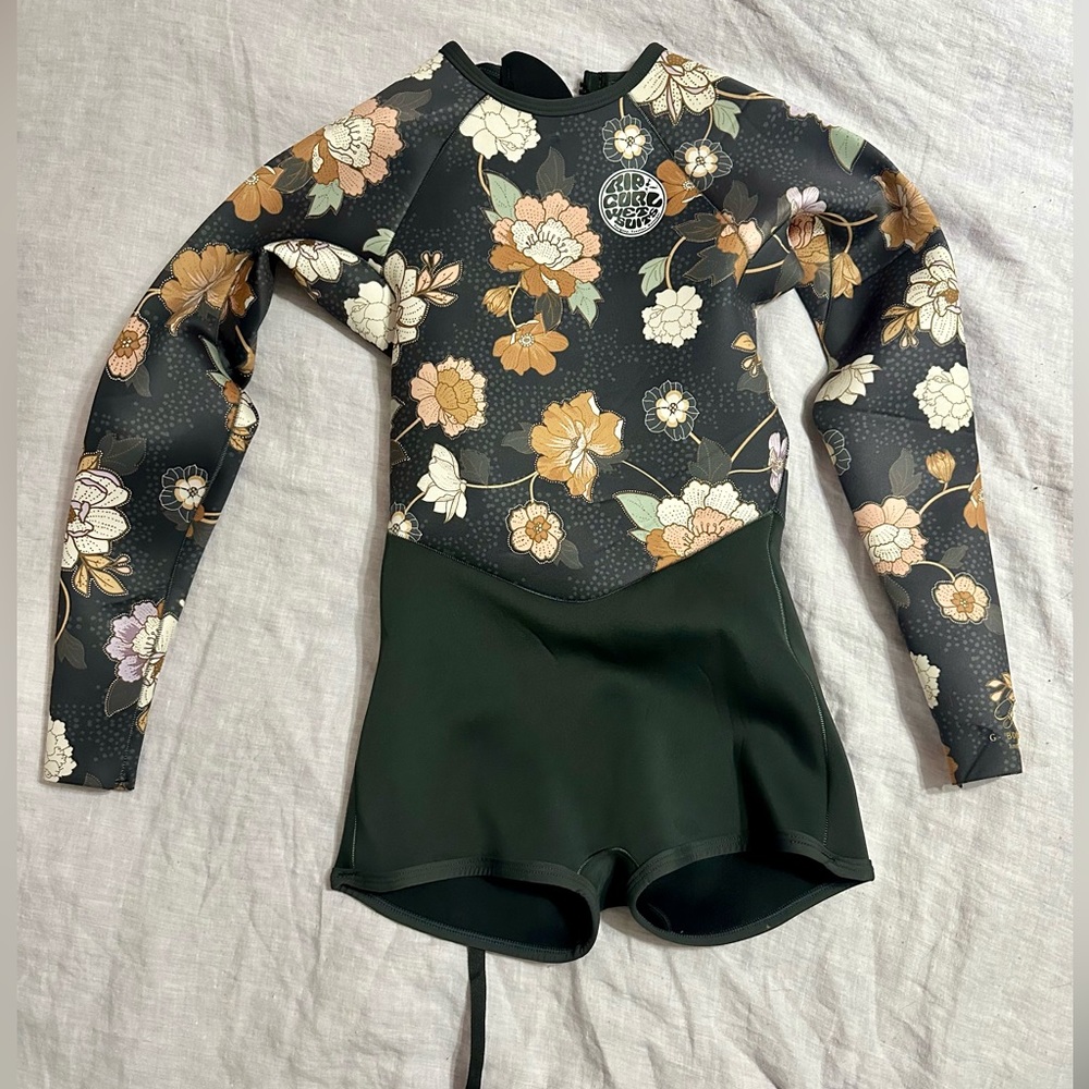 NEW Rip Curl G-spot 2mm Spring Suit Size 6 Surf Wetsuit NWT